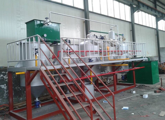 Small scale palm oil refining plant